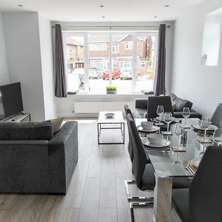 London Northwick Park Serviced Apartments By Riis Property Harrow Buitenkant foto