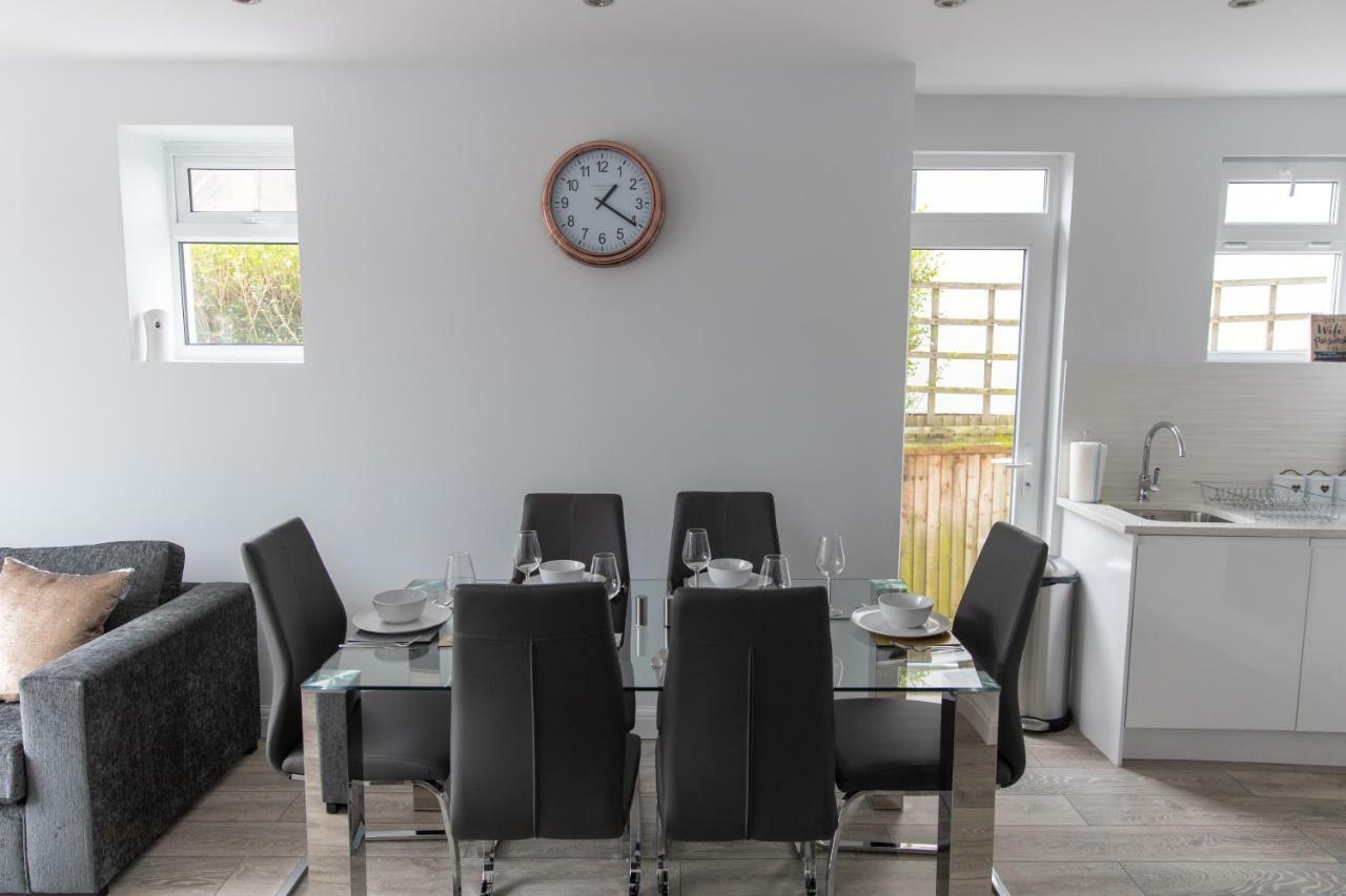London Northwick Park Serviced Apartments By Riis Property Harrow Buitenkant foto