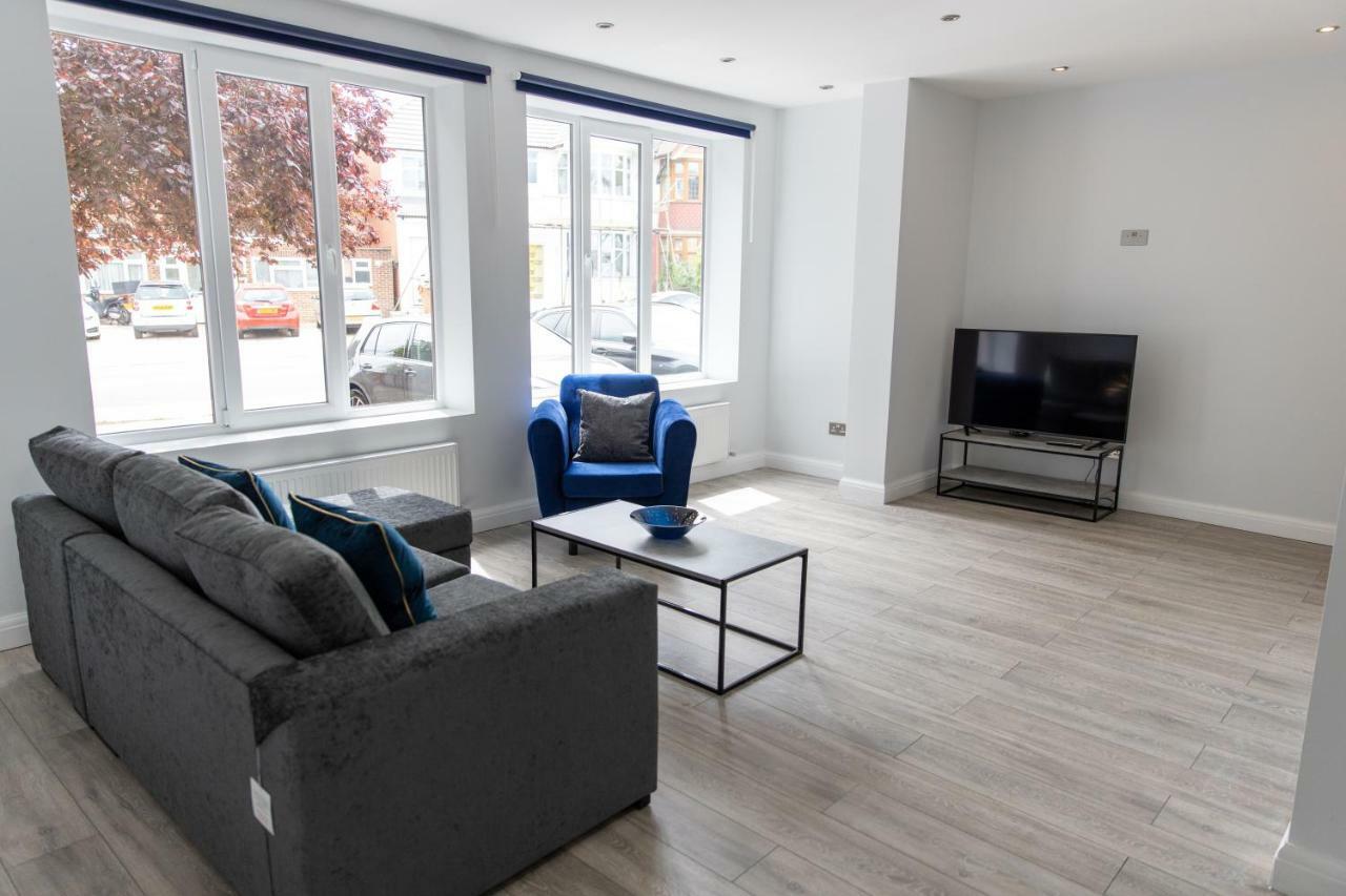 London Northwick Park Serviced Apartments By Riis Property Harrow Buitenkant foto