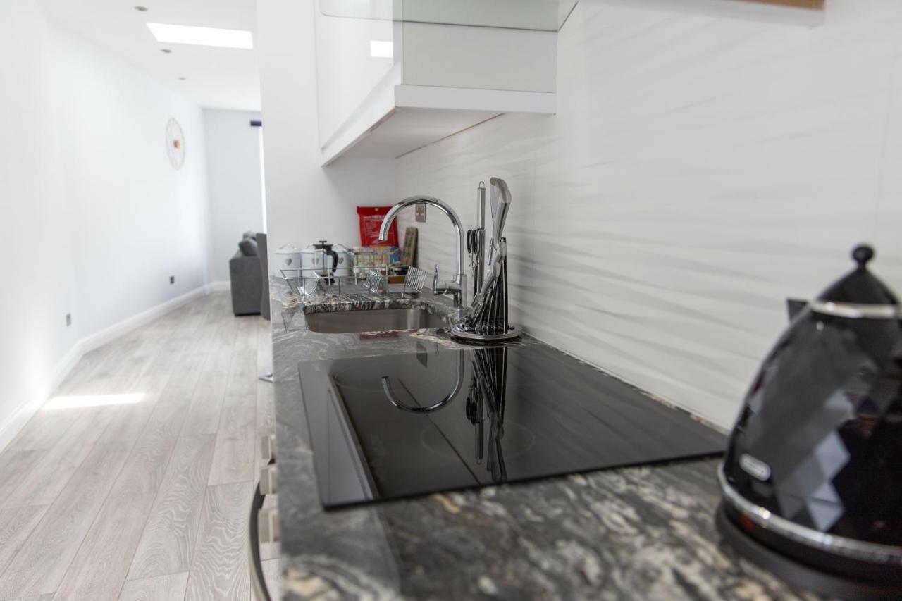 London Northwick Park Serviced Apartments By Riis Property Harrow Buitenkant foto