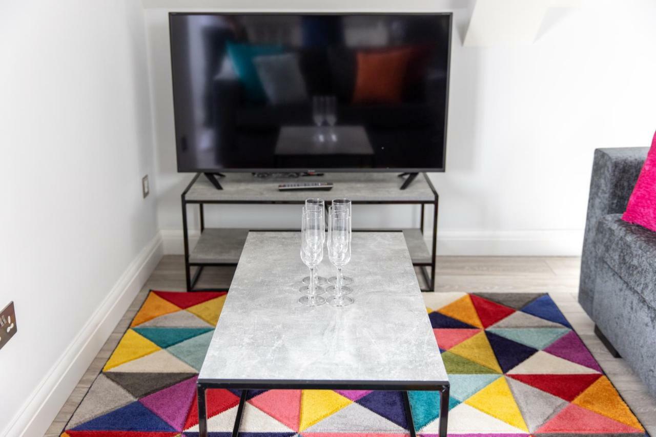London Northwick Park Serviced Apartments By Riis Property Harrow Buitenkant foto